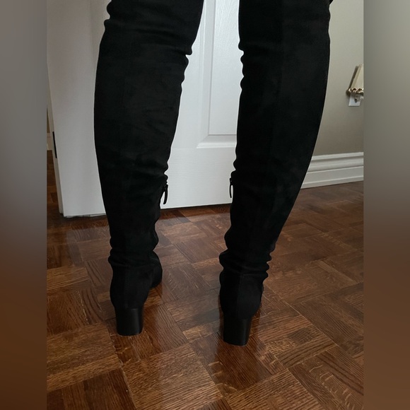 Suede boots they go over the knee. - Picture 6 of 12